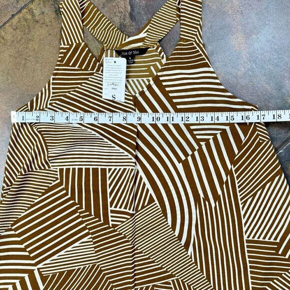 NWT Yak & Yeti Geometric Halter Tank Top Small - Picture 4 of 9